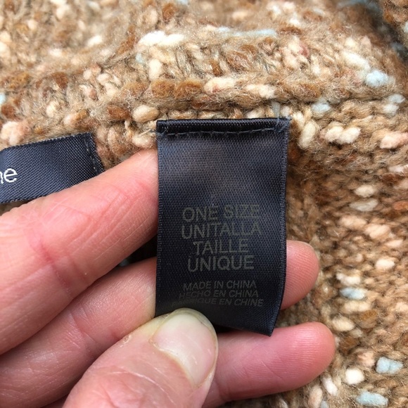 Liz Claiborne Sweater Wrap- One Size - Picture 7 of 11